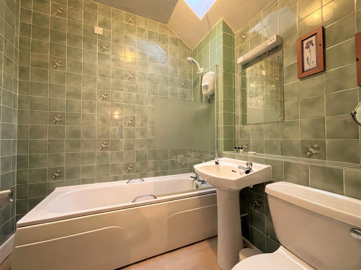 Отель Navidale House - Bed, Breakfast & Bar Хелмсдейл Экстерьер фото